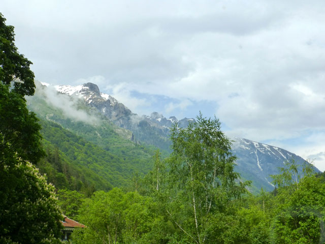 �J�オ��̎R�̗l�q