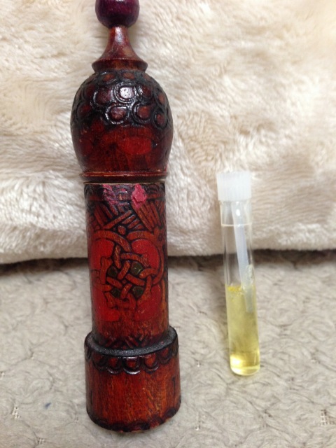 �A���e�B�[�N���̗e��