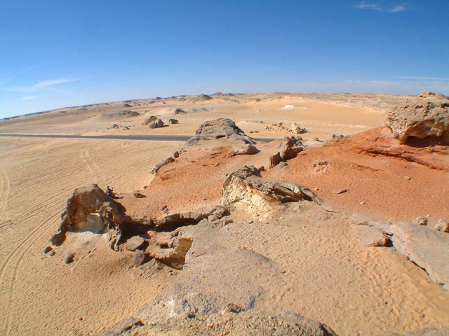 �N���X�^���E�}�E���e���̋u���猩���L��ȕ��i