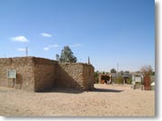 �o���l���e�B�E�̕���O���猩���l�q