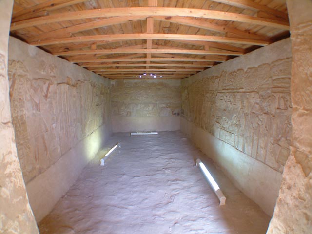 �_�a�̒��̗l�q