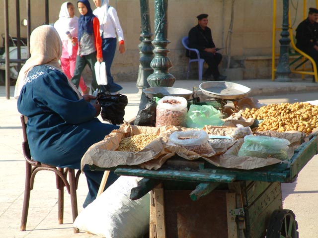 �����Ȃɂ���ʂ�Ŕ����Ă���