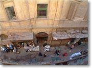 �}�h���T�E�X���^���E�S�[���[���猩�����̒ʂ�̗l�q