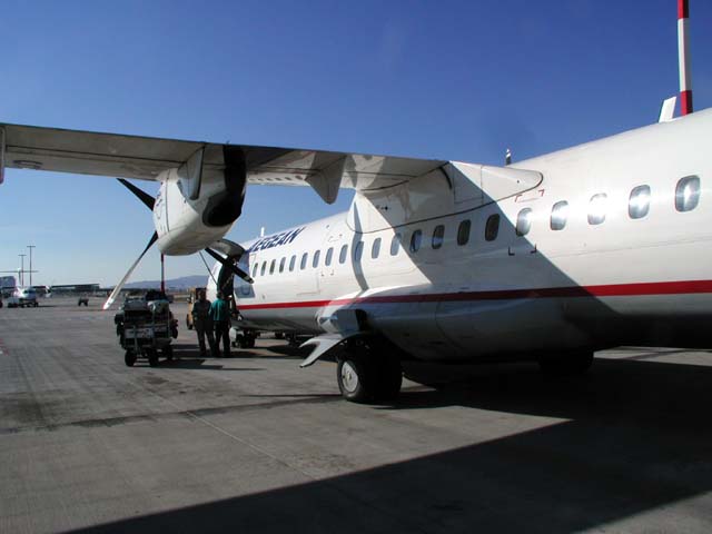 �N���^���s���̔�s�@