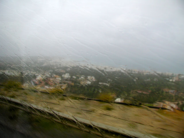 ��J�̒��𑖂�