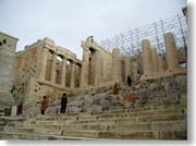 �A�N���|���X�̑O��i�v���s�[���A�j