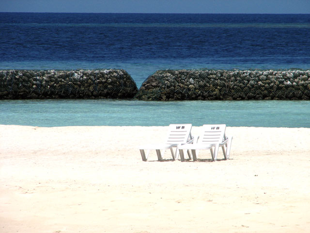 �����`�F�A�Ɣg�~��