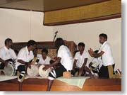 �{�h�D�x��