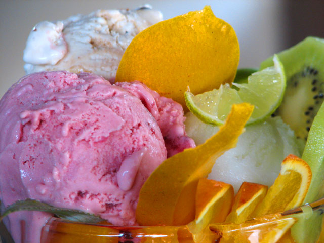 �A�C�X�N���[��