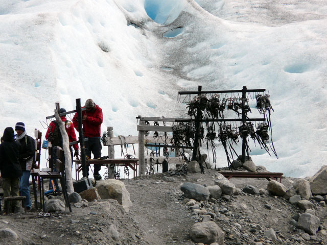 �A�C�[���𗚂��Ƃ���