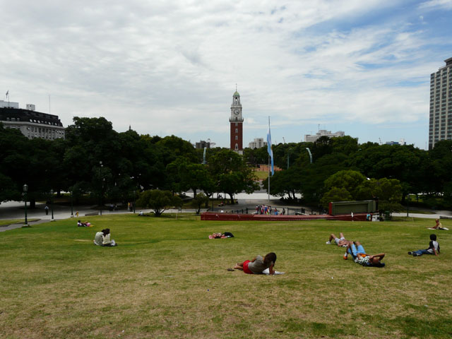 �T���E�}���e�B���L��