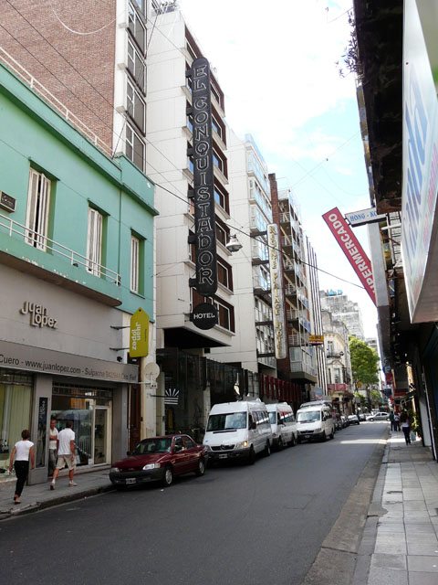 �G���E�R���L�X�^�h�[���E�z�e��