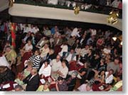 �J���O�̊ϋq�̗l�q