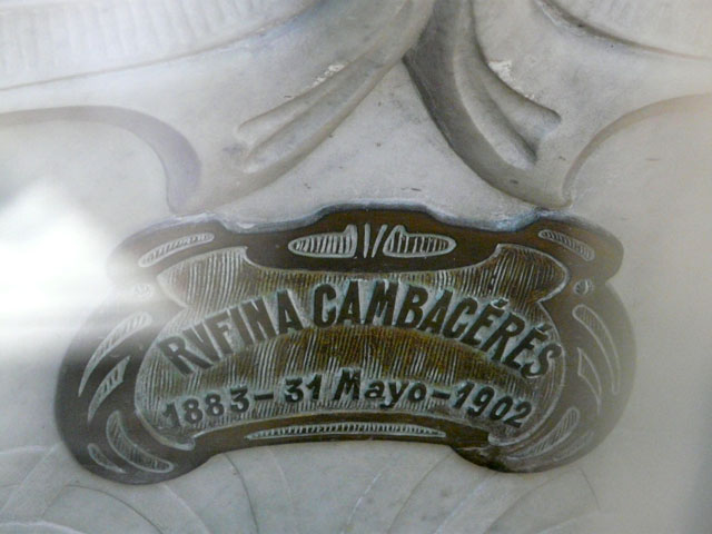 ���t�B�[�i�̃v���[�g