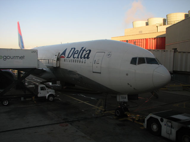 �A�g�����^��`�̔�s�@