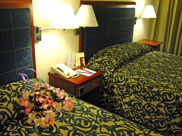 �z�e���E�G�A�|�[�g�E�K�[�f���̎���