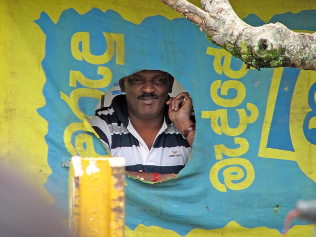 �Ւf�@�̊Ď����̒�����O��������������i�r������������A�ǂ����̉w�̋߂��Łj