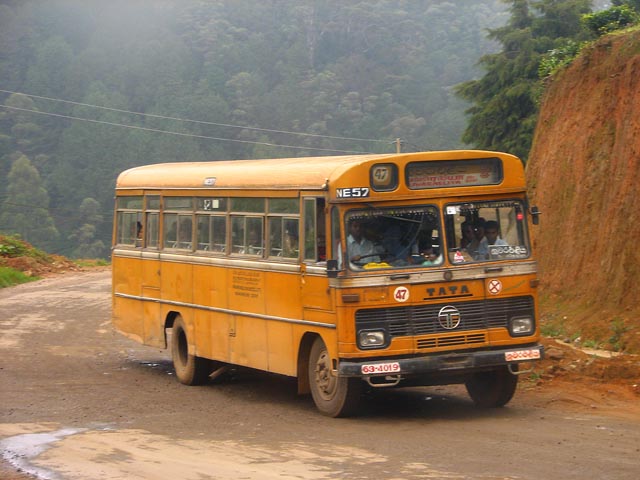 �R����Ό����Ă���o�X