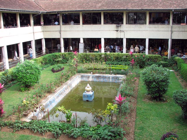 �L�����f�B�E�}�[�P�b�g�̂Q�K���猩������