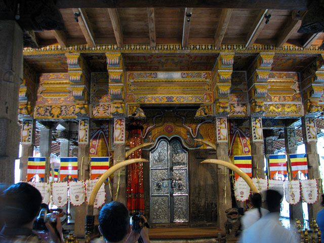 �������J���Ă��鋫��