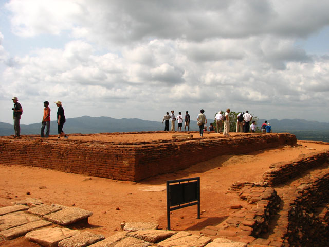 ����ɂ��鉤�{��