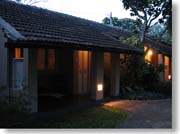 �V�M�����E�r���b�W�̕����O��