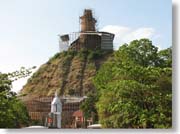 �A�o���M���哃