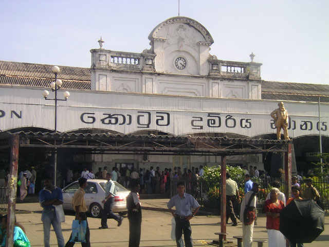 �R�����{�̃t�H�[�g�w