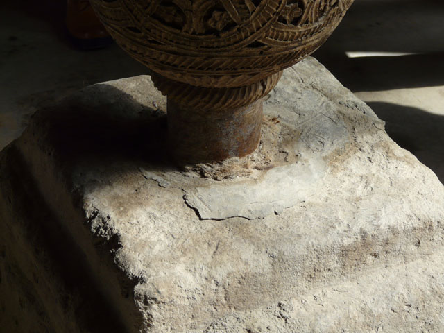 �W���}�E���X�N���̒��̎x������