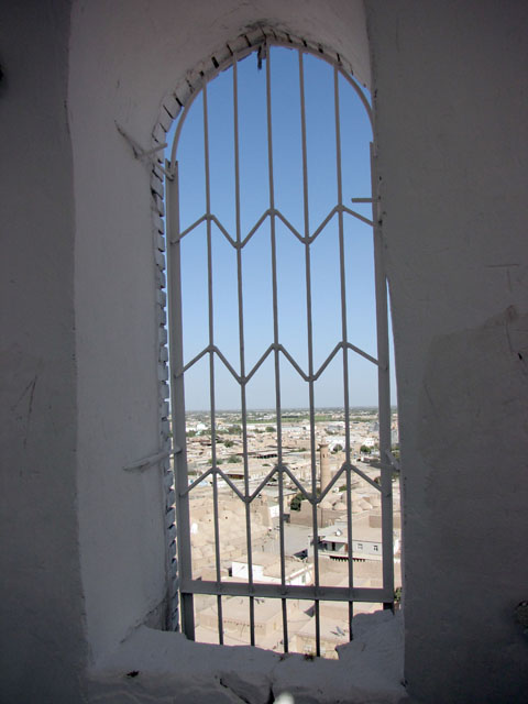 �ג������̊i�q�̌�������