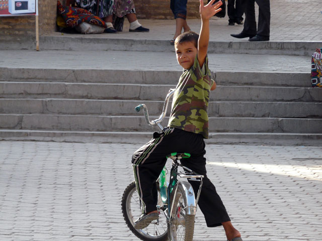 �o�C�o�C����j�̎q