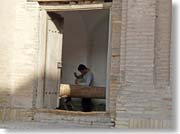 ���𒤂��Ă���j