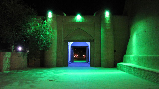 ����i�����j