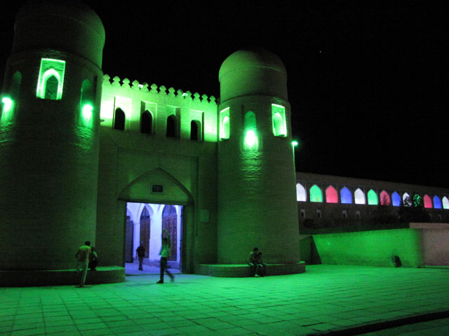 ����i�O���j