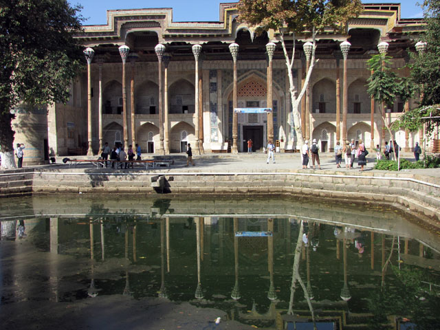 �r�ɉf�荞�񂾃o���n�E�Y�E���X�N