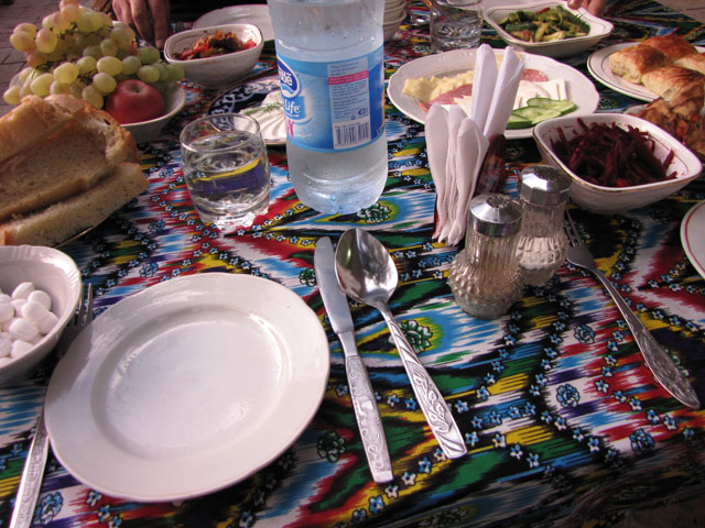 �H��e�[�u���̏�