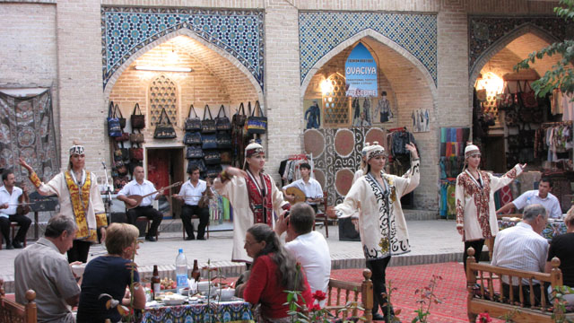 �t�@�b�V�����V���[�H