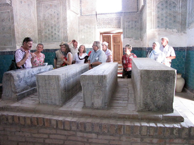 �O���n�Y�B�E�T�C�[�_���_���̂S�̐Ί�