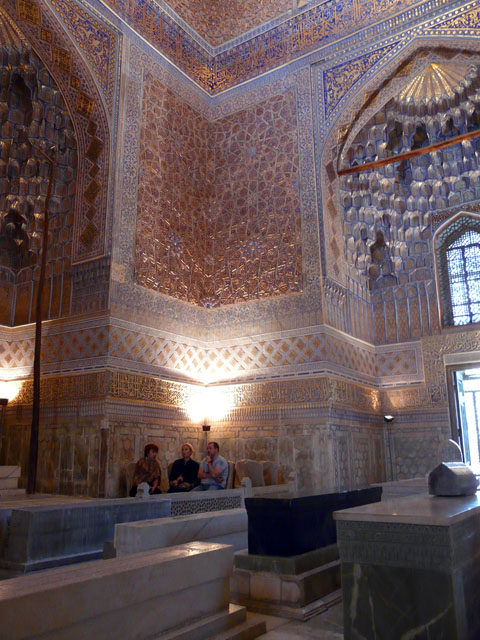 �O���E�A�~�[���_�����P