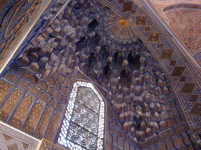 �O���E�A�~�[���_����