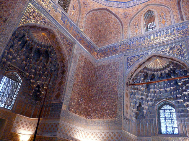 �O���E�A�~�[���_����