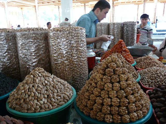 �i�b�c�ނ̔����