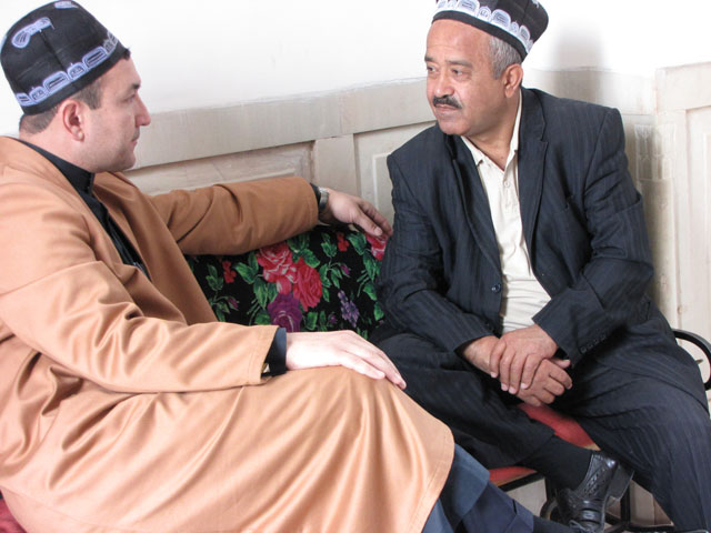 �^���ȗl�q�Řb���ӂ���