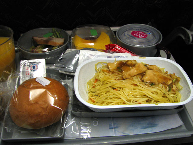 �P��ڂ̐H��