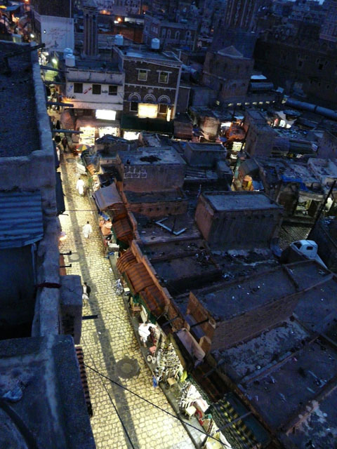 �^�z�e���̏ォ�猩�����s�X�R