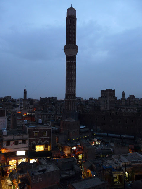 �^�z�e���̏ォ�猩�����s�X�S