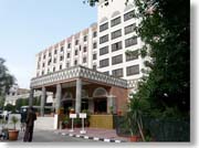 �z�e���E�^�[�W�E�V�F�o�̊O��