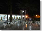 ���R�ƕ��ׂ�ꂽ�֎q�i�T�}�[�z�e���j