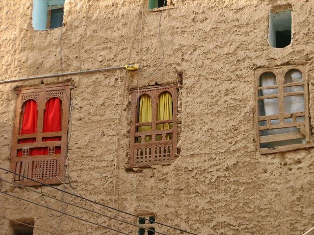 �F�Ƃ�ǂ�̑��g