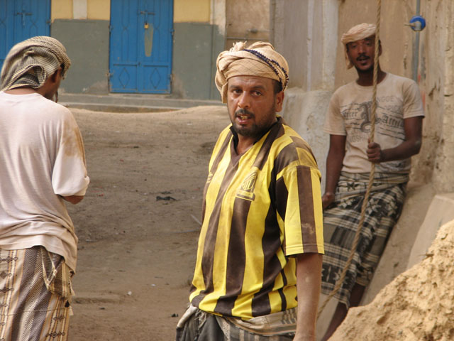 �^�C�K�[�Y�V���c�𒅂��E�l����